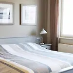The Beachhouse 3*