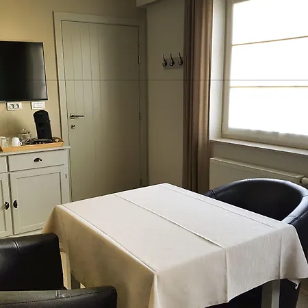 The Beachhouse 3*