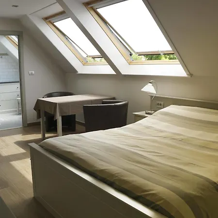 The Beachhouse Bed & Breakfast 2*